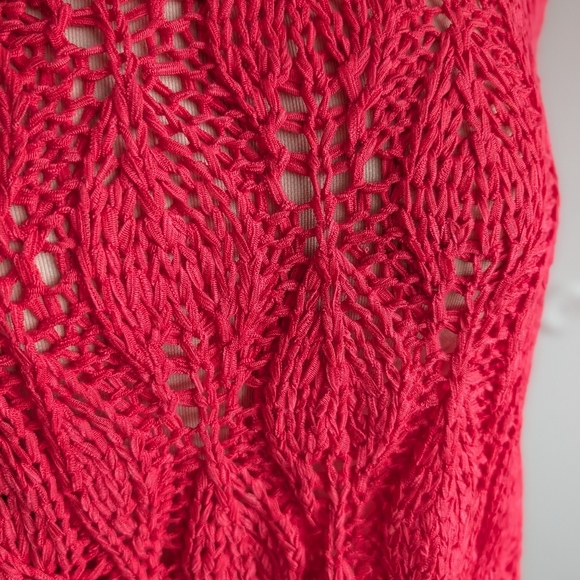 Women’s Open-Knit Coral /Raspberry Sweater - Picture 3 of 4